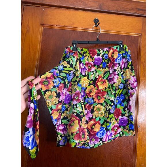 VINTAGE Beautiful Floral Wrap Mini Skirt Silk Medium - Picture 6 of 7